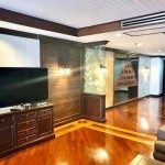 Rustic Style Large 3 Bedroom for rent Asoke