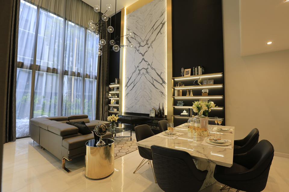 Luxury Courtyard Villa 4 bedroom with private lift Rent Promphong