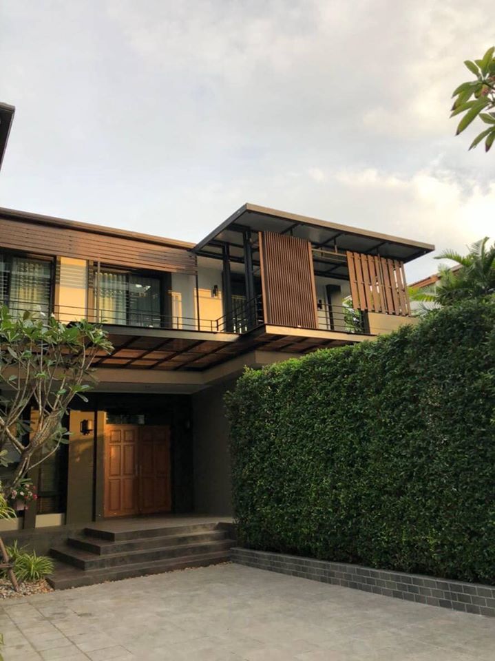 Pet friendly Newly built house 4 Bedroom Rent Sukhumvit Phrakhanong