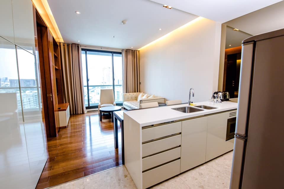 Spacious Nice decoration 1 Bedroom Condo Rent near Promphong BTS 