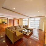 Pet friendly 3 bedroom for rent in Promphong