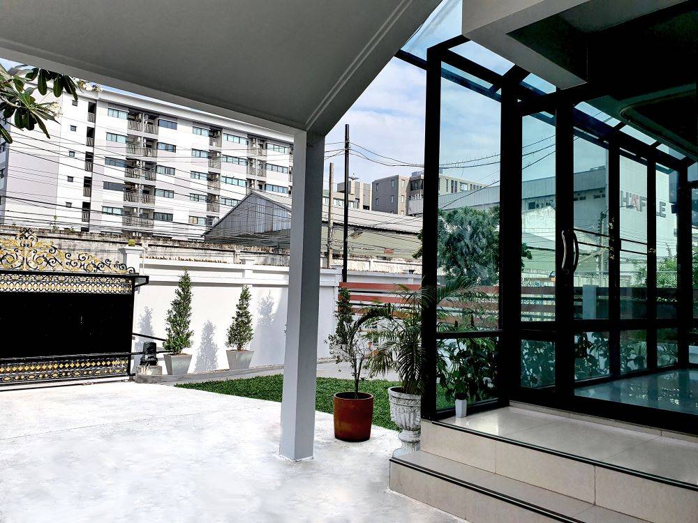 Single family house pet allowed 3 bedroom (All size dogs ok)