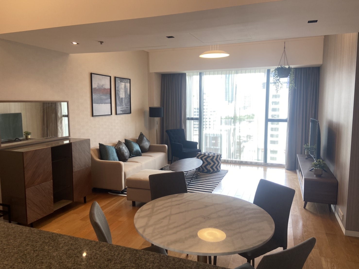 S__32530449 The met 2 bedroom for rent