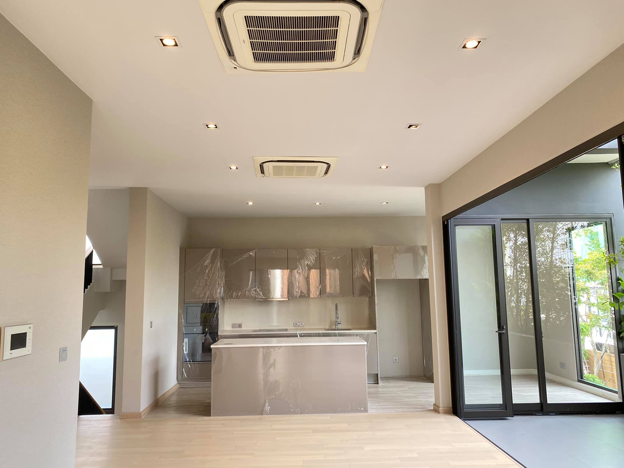 Single House 4 Storey Ekkamai for Sale