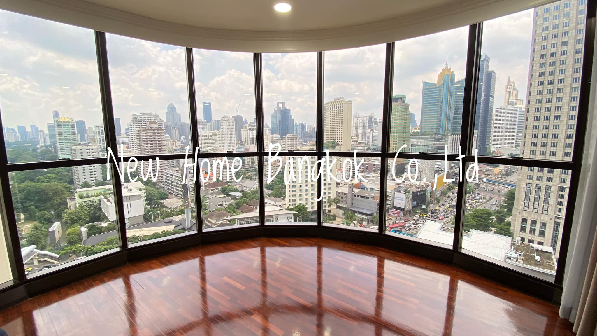 Renovated 3 bedroom Condo for rent Asoke