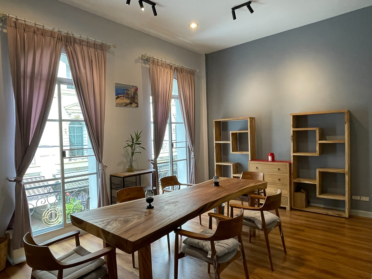 Freshly renovated 4BRS RAMA3 TOWNHOUSE FOR RENT