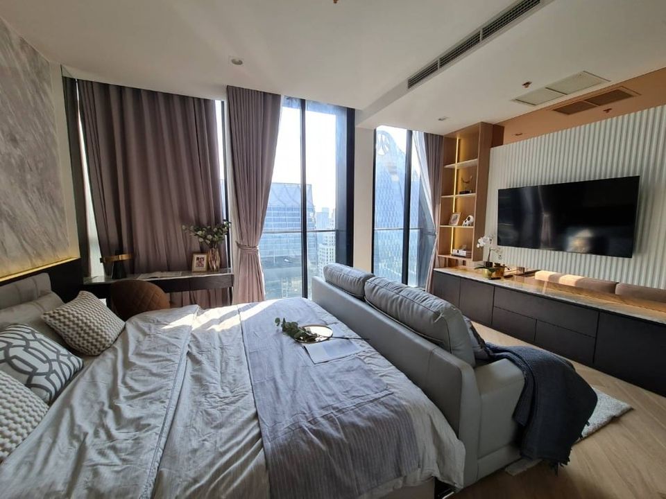 Newly Renovated Luxury 1 Bedroom Condo Sale Ploenchit