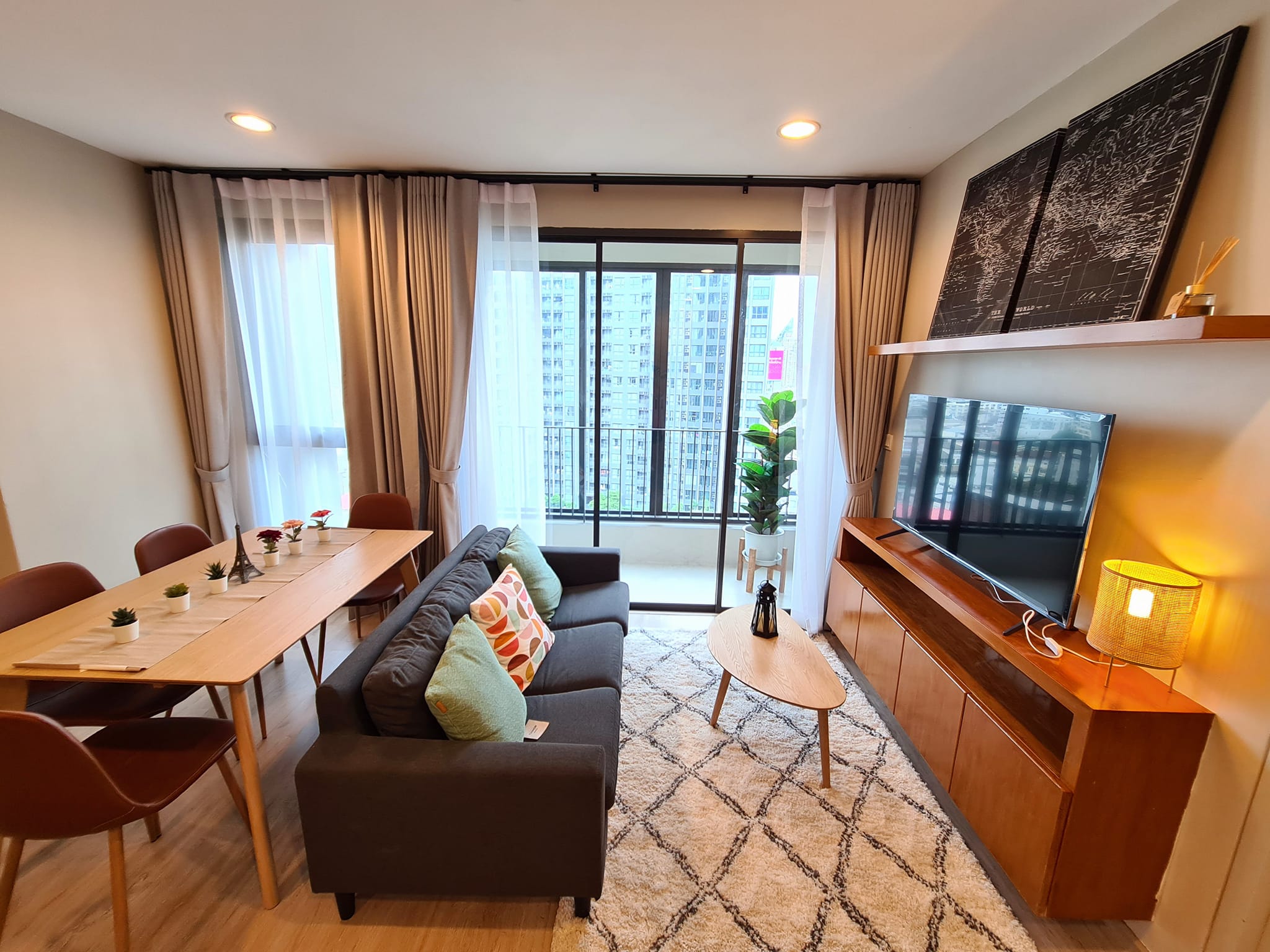 Nice View 2 Bedroom for Rent Condo Near BTS Ratchathewi