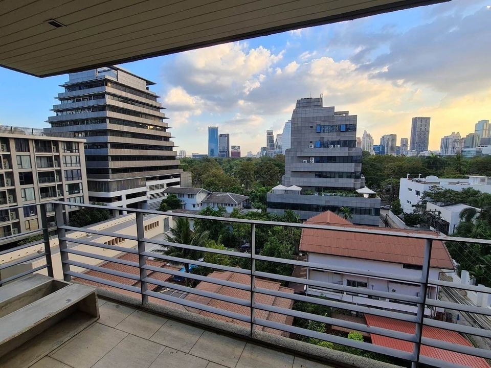 Garden View Corner Unit 1 Bedroom Sale Lumpini BTS MRT