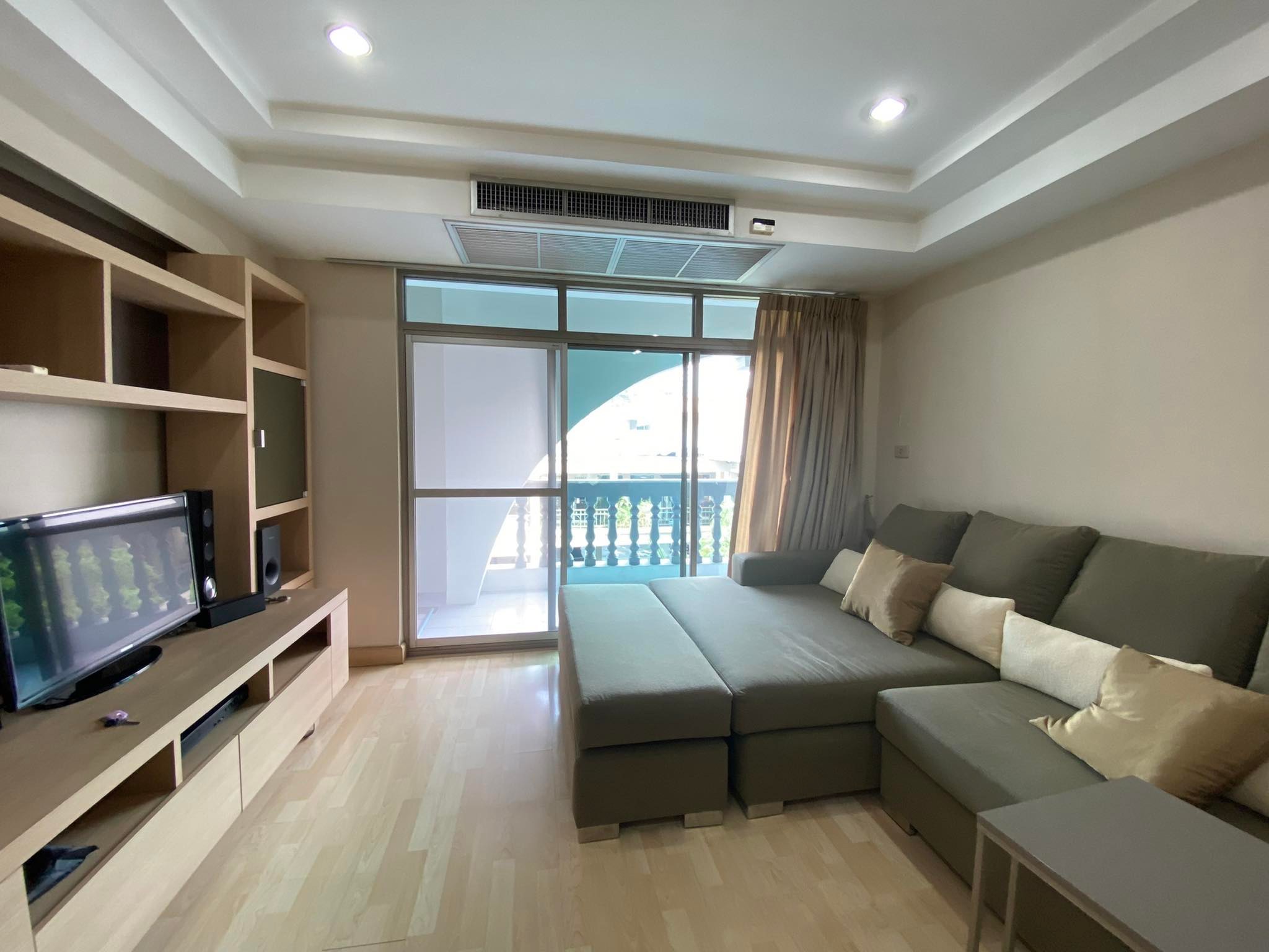 Cozy 3 Bedroom Condo Rent Phromphong Near BTS