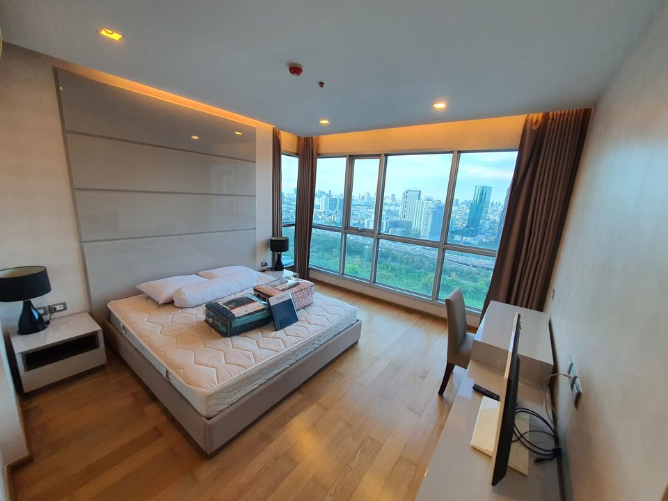 Unblock View 2 Bedroom Condo Rent Asoke near MRT