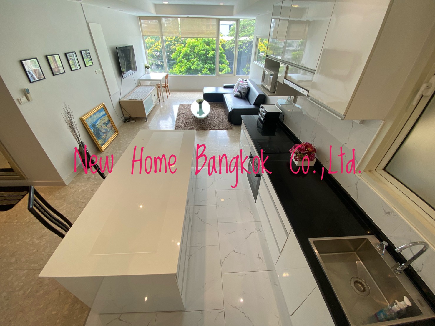 Pet friendly Newly renovated 2 bedroom Condo Thonglor 