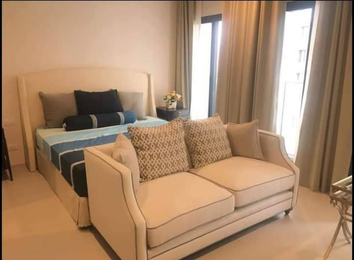 Pool View 1 Bedroom Condo Rent / Sale Phloenchit Near BTS 