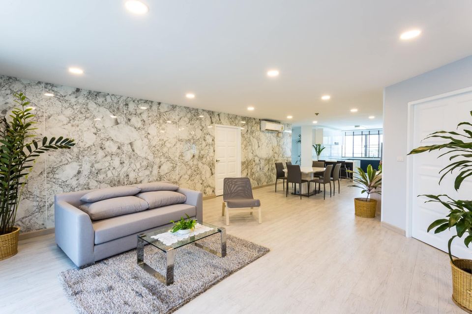 Renovated 3 bedroom condo for rent In Promphong