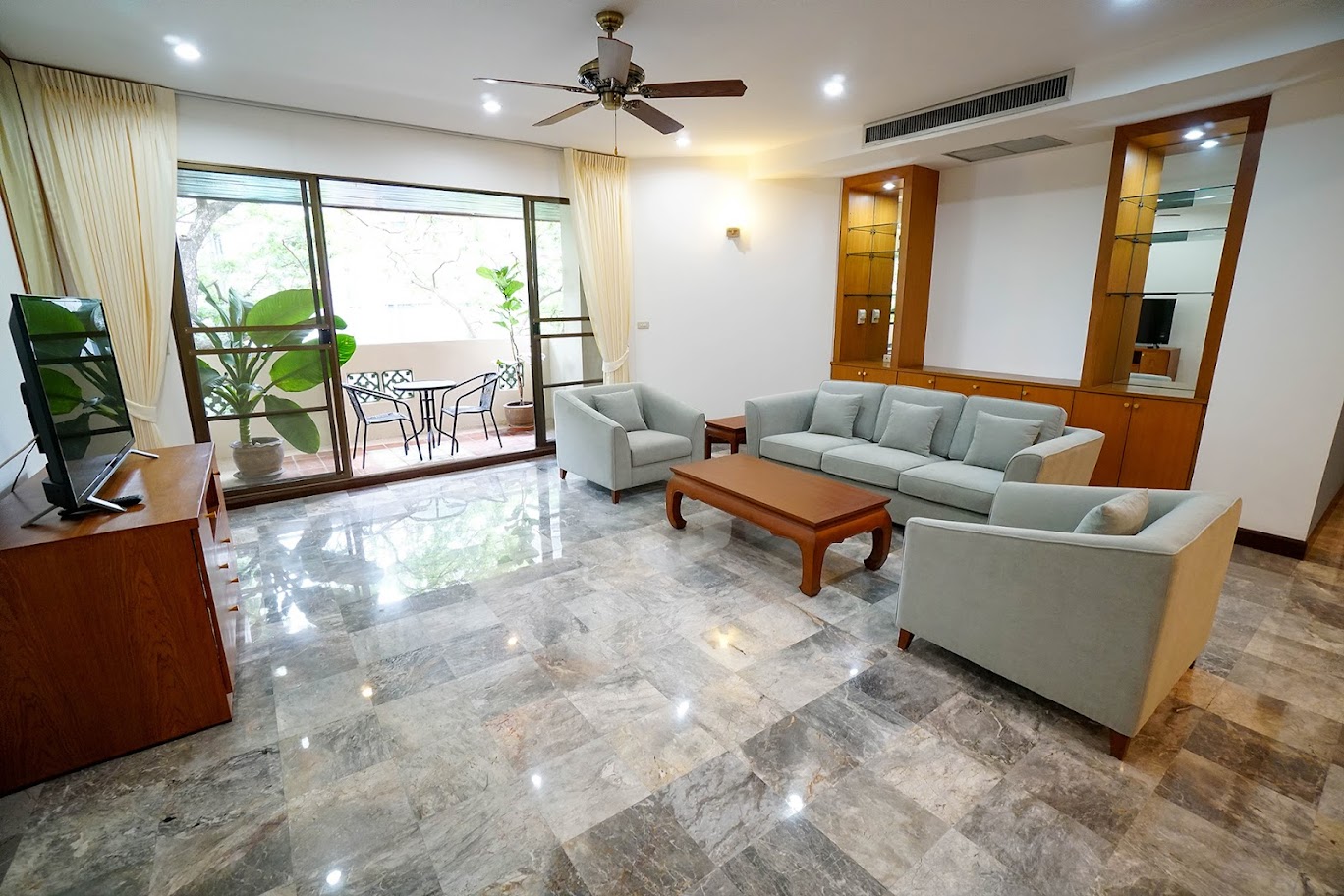 3 bedroom apartment rent Bangkok