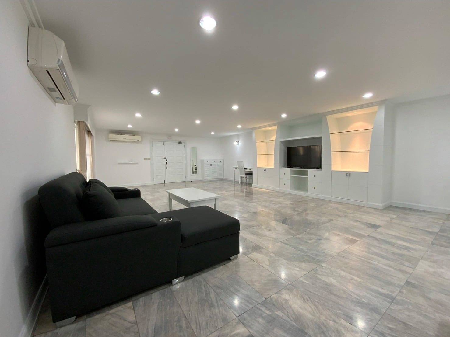 City View Near CBC 3 Bedroom Condo Rent Phromphong