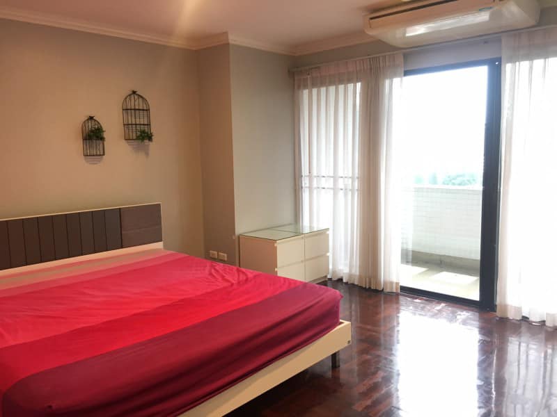 Big Balcony Nice View 3 Bedroom Condo Rent / Sale Phromphong