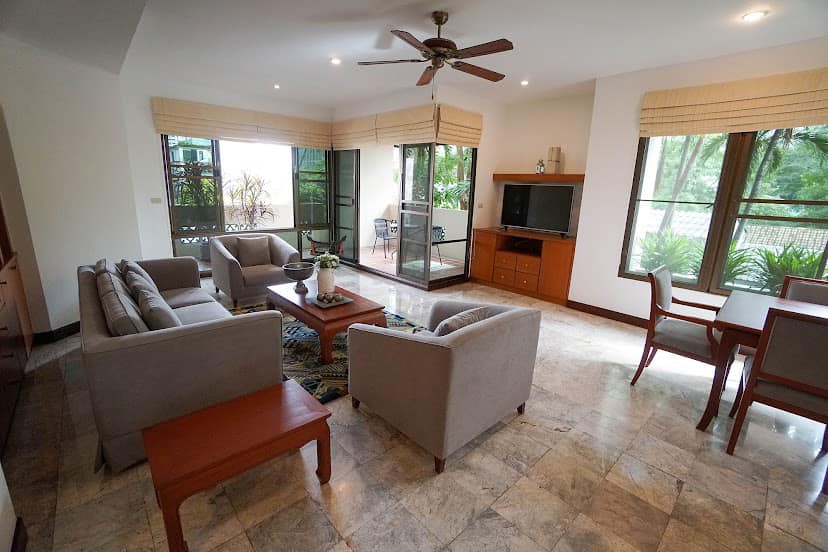 Family Friendly Low rise Apartments 3 Bedroom for Rent in Phromphong