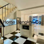 Pet friendly Renovated Townhouse 4 story for rent in Ekkamai