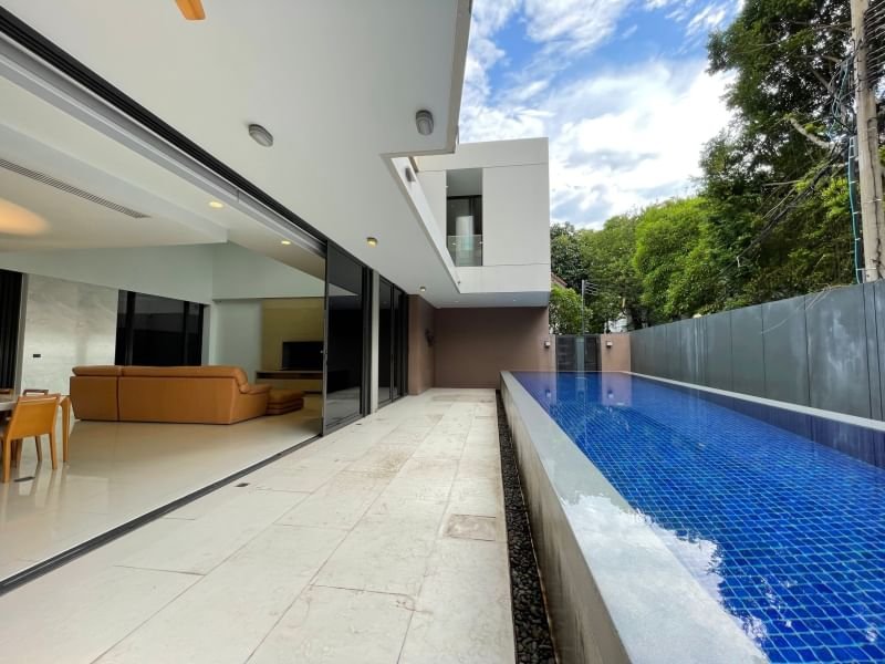 Pet Friendly Super Modern Single House 3 Storey For Rent / Sale in Ekkamai