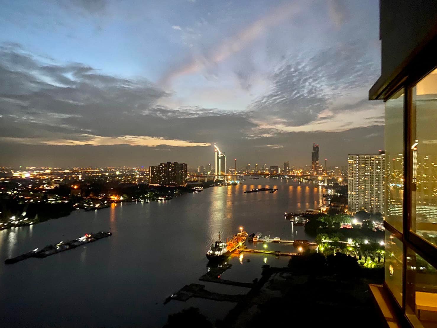 Unblock View Riverfont 2 Bedroom Condo Sale / Rent Rama3