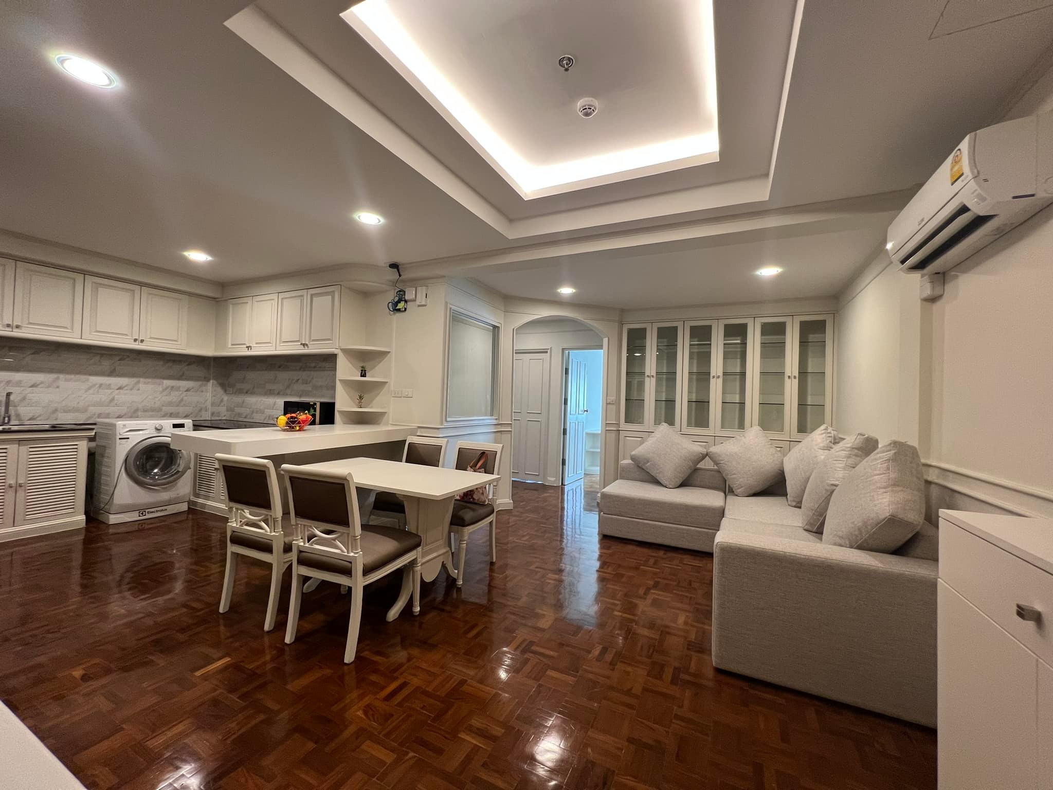 Beautiful 2 Bedroom Condo Rent Phromphong