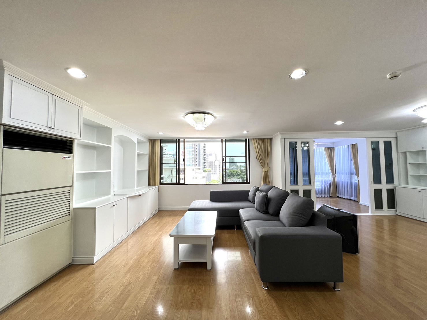 Beautiful 3 Bedroom Condo for Rent Promphong