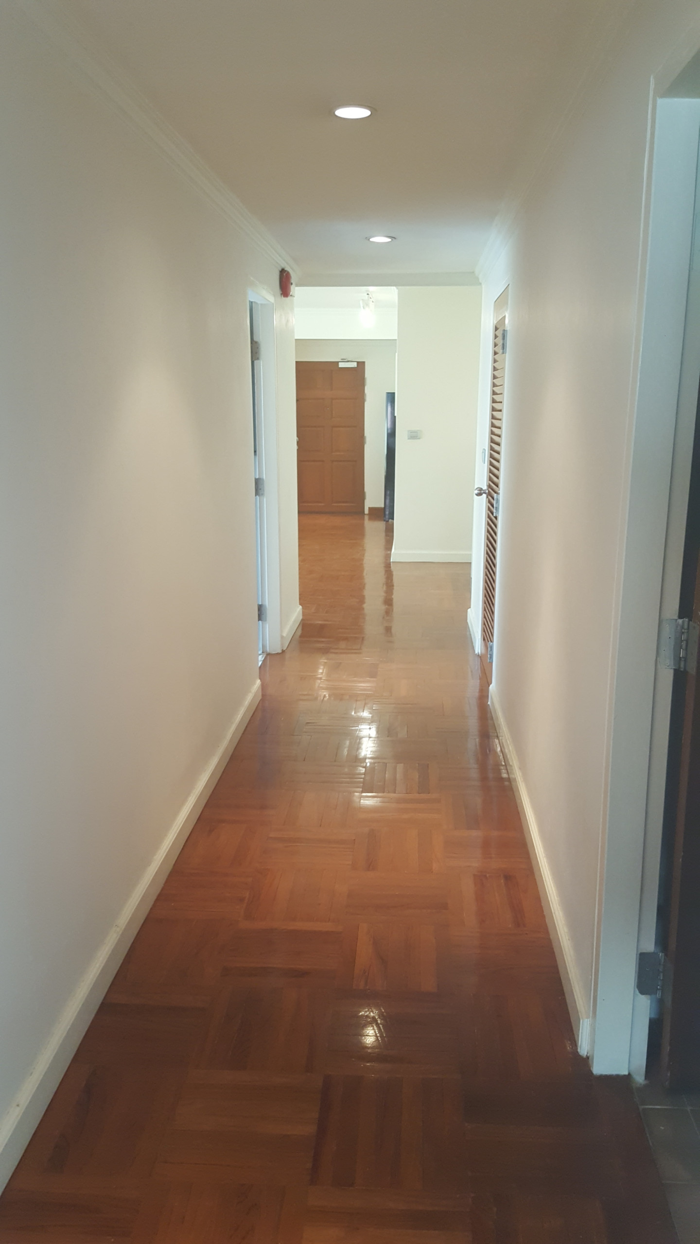 05 Hallway