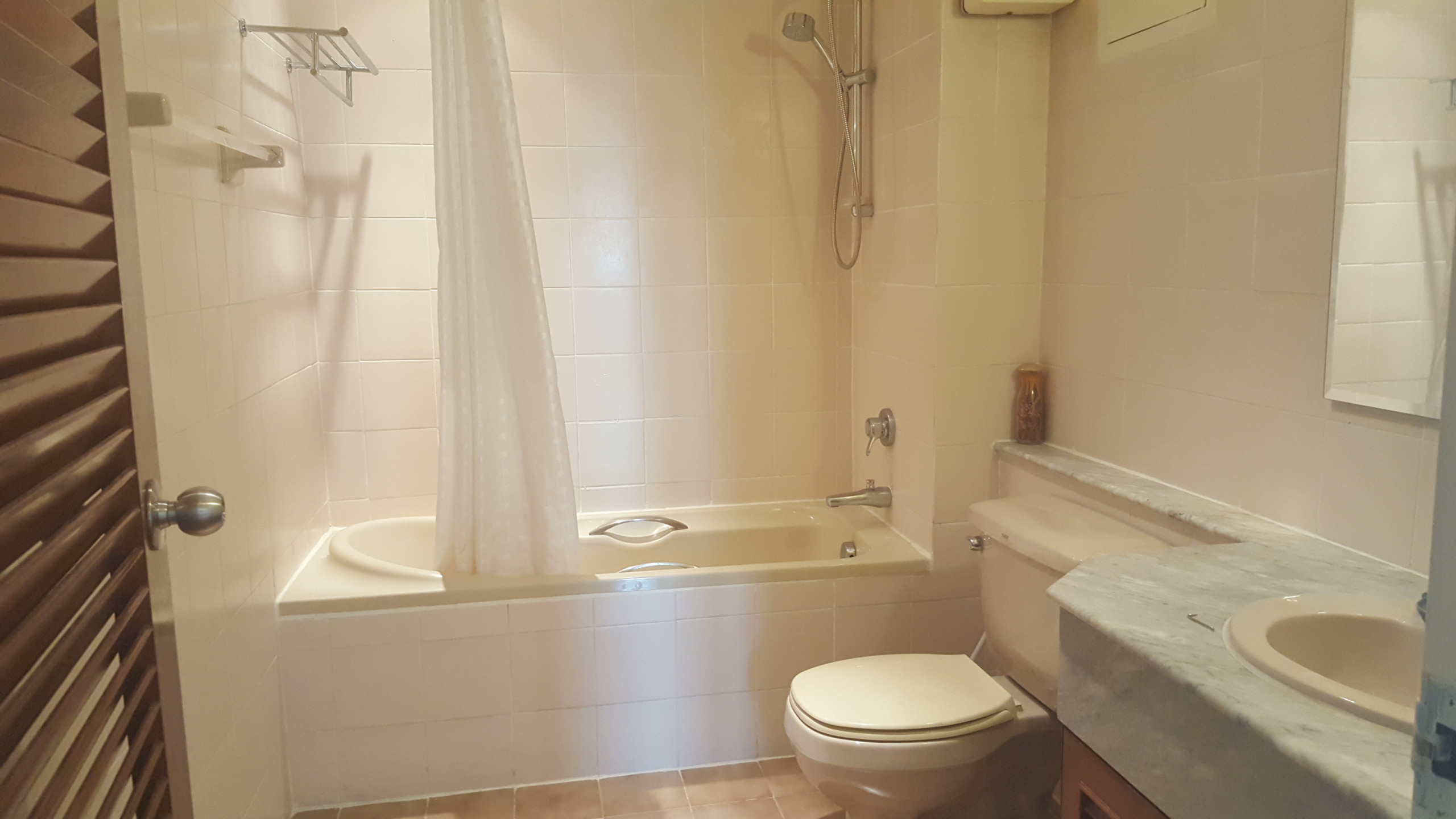 06 Big bathrooms