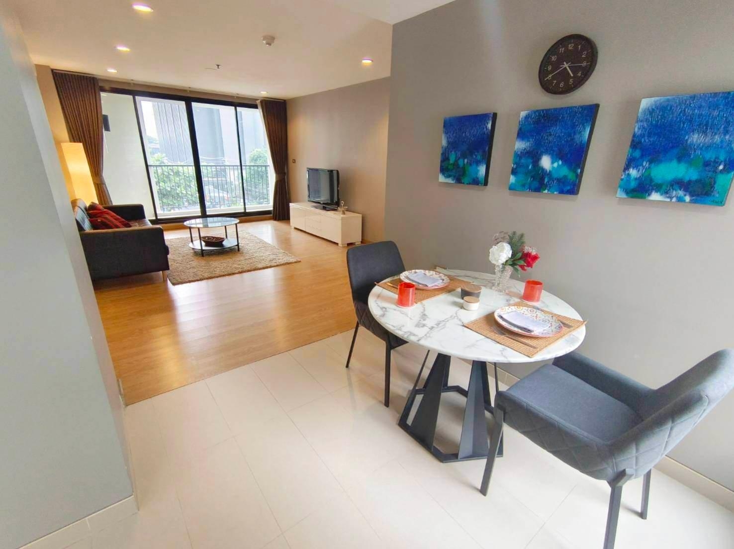 Bright Spacious 2 Bedroom Condo For Rent Thonglor