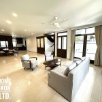 Renovated Thai house teak wood floor with garden for rent in Nana