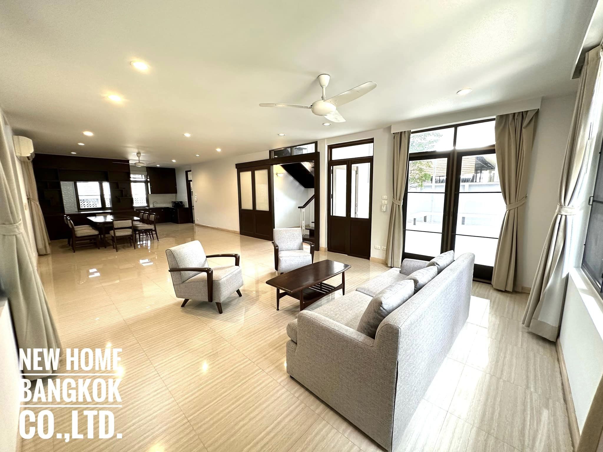 Renovated Thai house teak wood floor with garden for rent in Nana