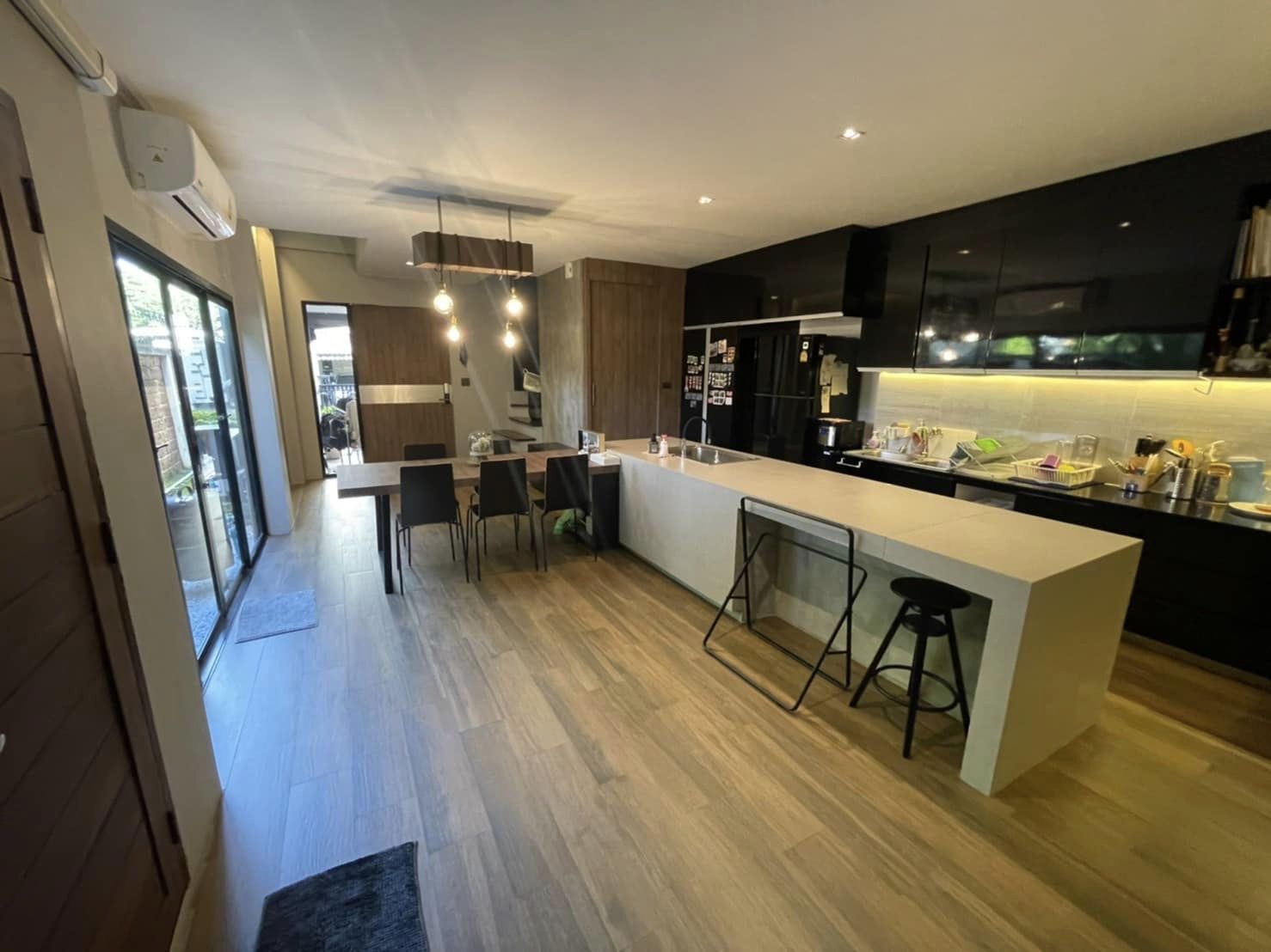 BRITISH TOWN STYLE TOWNHOME 3 BEDROOM IN BANGNA