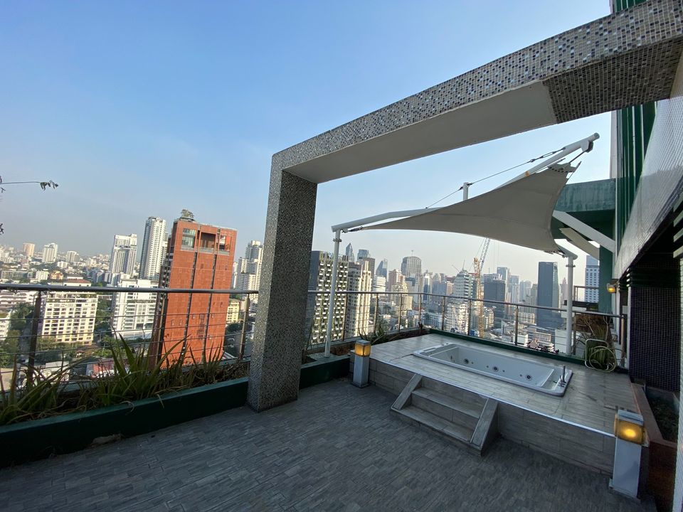 Triplex Penthouse 3 Bedroom Condo for Rent Asoke