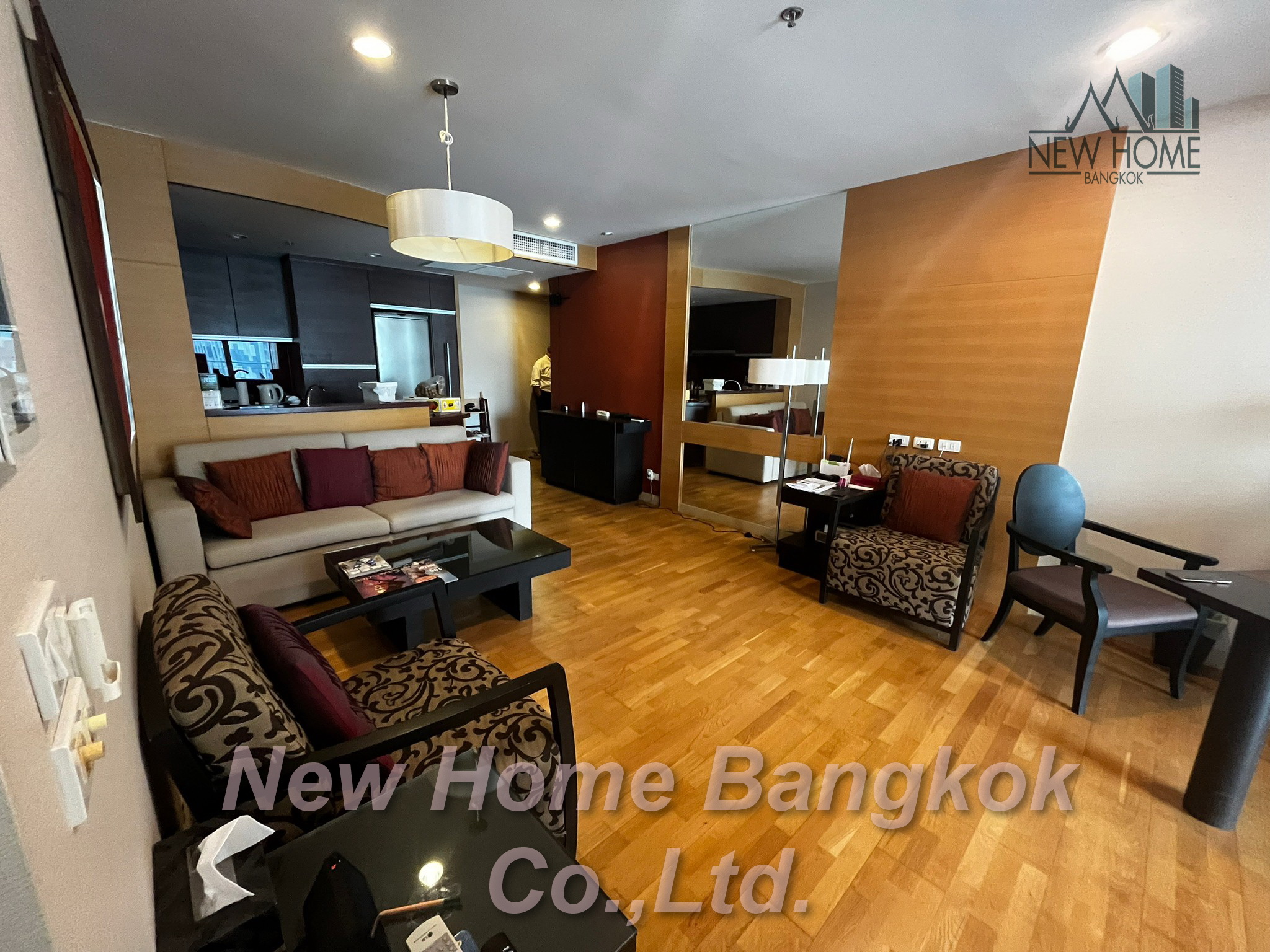 Spacious Condo for Sale 2 Bedroom in Sathorn