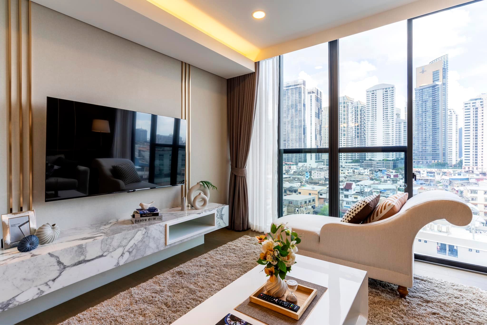 Luxury Style 2 Bedroom Condo For Rent Phromphong