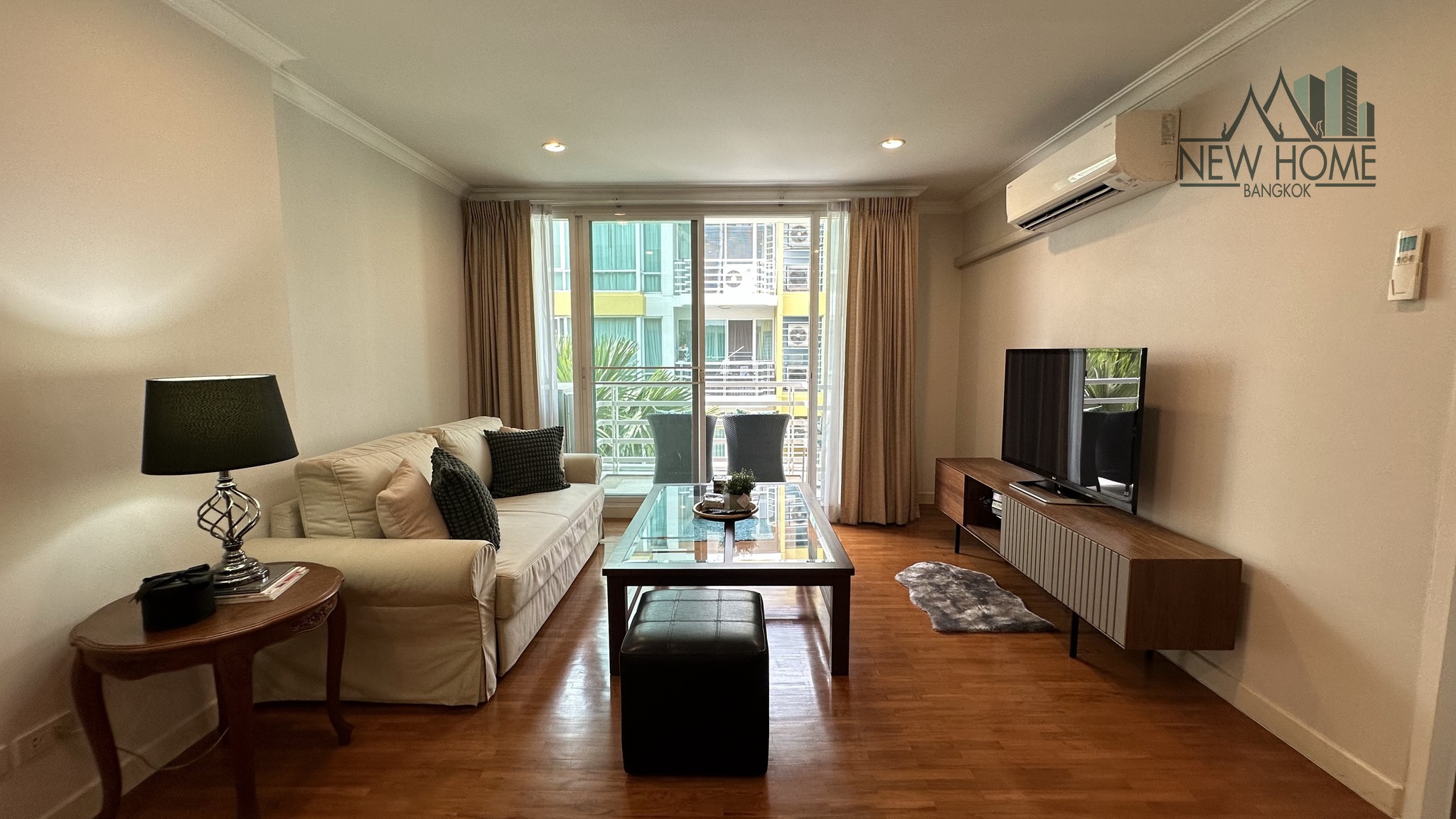 Beautiful and Cozy Style 2 Bedroom Condo for Rent Nana-Asoke