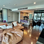 Pet friendly 3 bedroom sale by the river