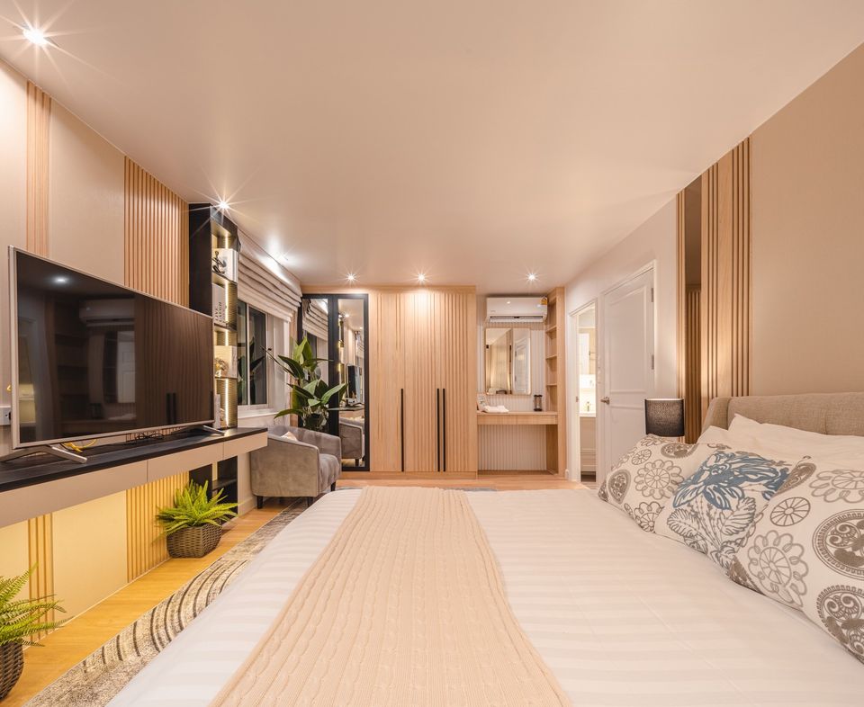 Newly Renovated 2 Bedroom Condo For Sale Sathorn-Narathiwas