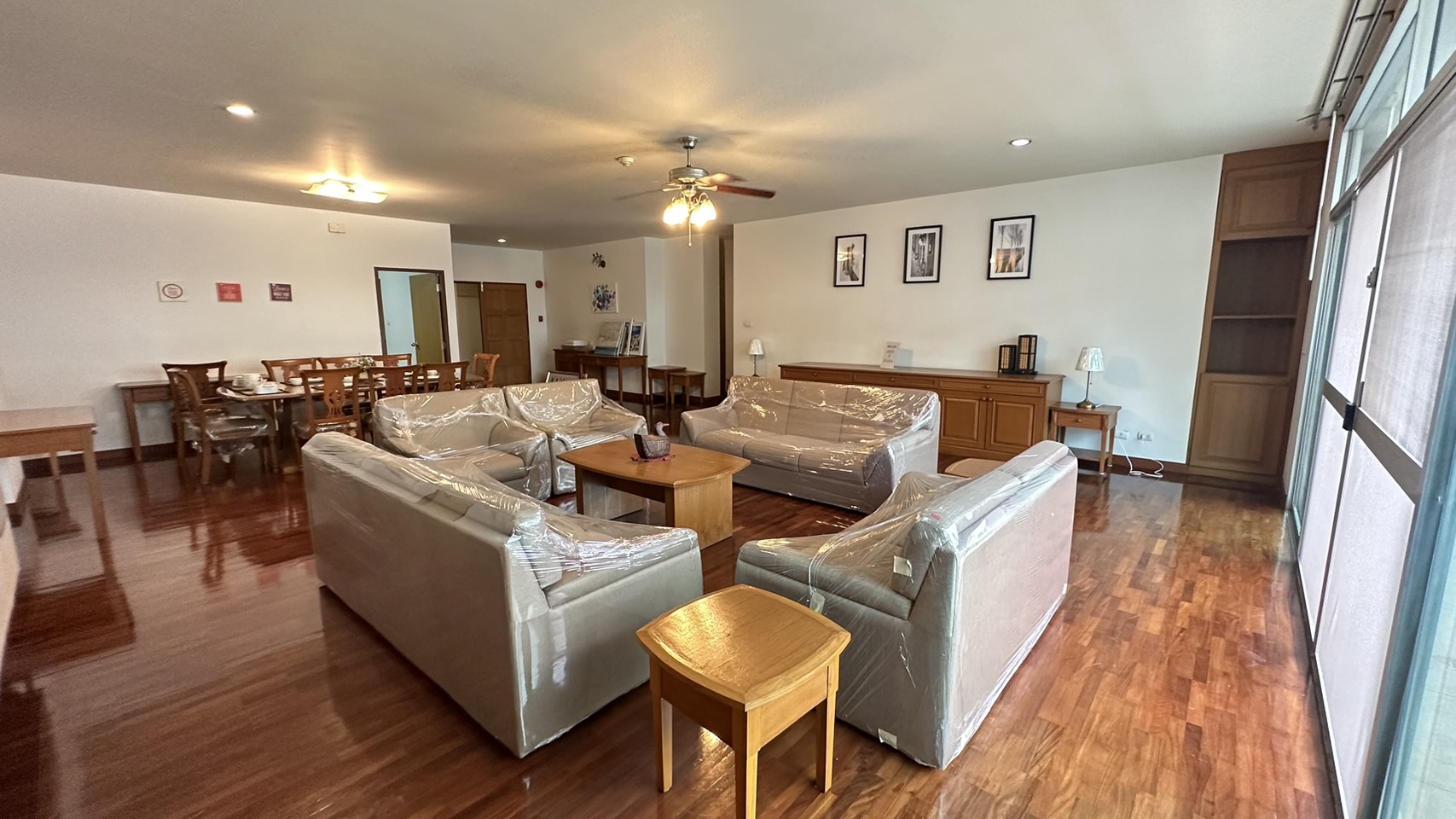 Spacious 3 Bedroom Apartment For Rent Phromphong