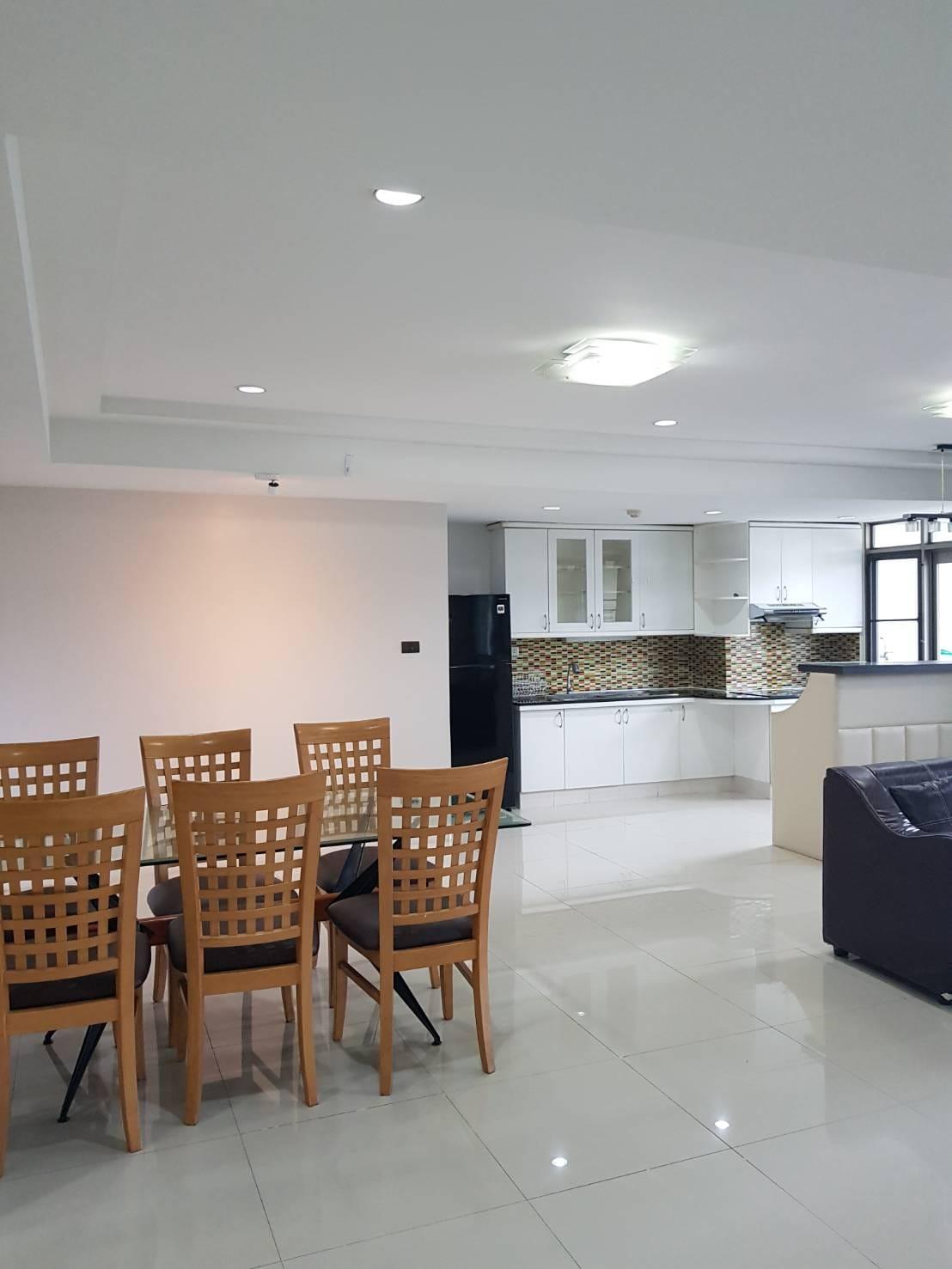 Spacious 3 Bedroom Condo for Rent Phromphong
