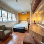 Pool & Nice View 2 Bedroom Condo For Rent Asoke