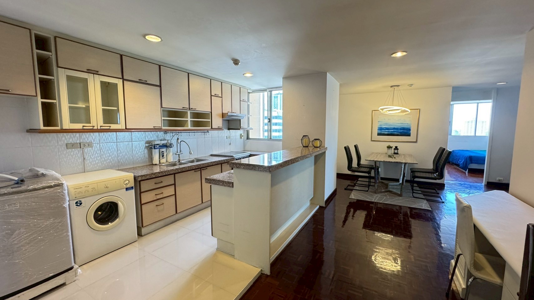 Spacious 2 Bedroom Condo for Rent / Sale Ekkamai
