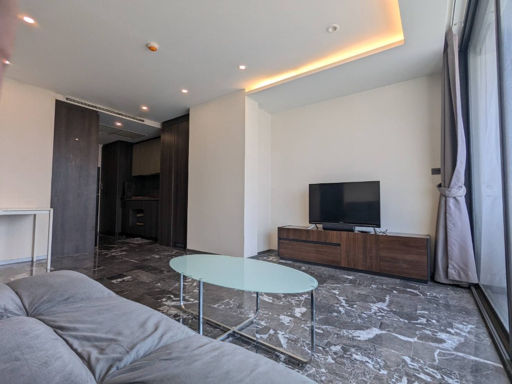 Spacious 1 Bedroom Condo Sale Thonglor Prime Location
