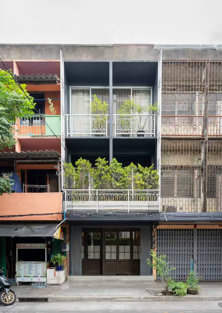 Three-storey townhouse 2 bedrooms for rent Pet-friendly Yen Akat