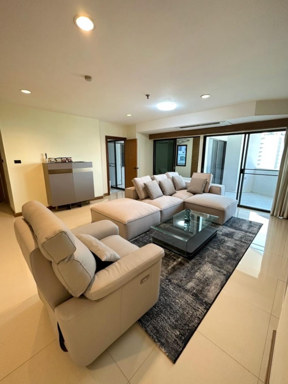 For Rent 3 Bedroom 55th Tower Condominium Thonglor Soi 2 (Sukhumvit 55)