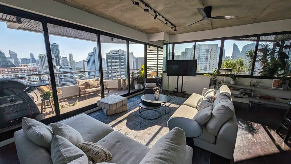 Stunning Designer Loft 2 Bedrooms for Sale – Asok Area