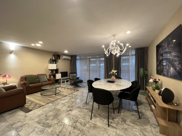 For Rent / Sale 5 Storeys Townhouse Pattanakarn