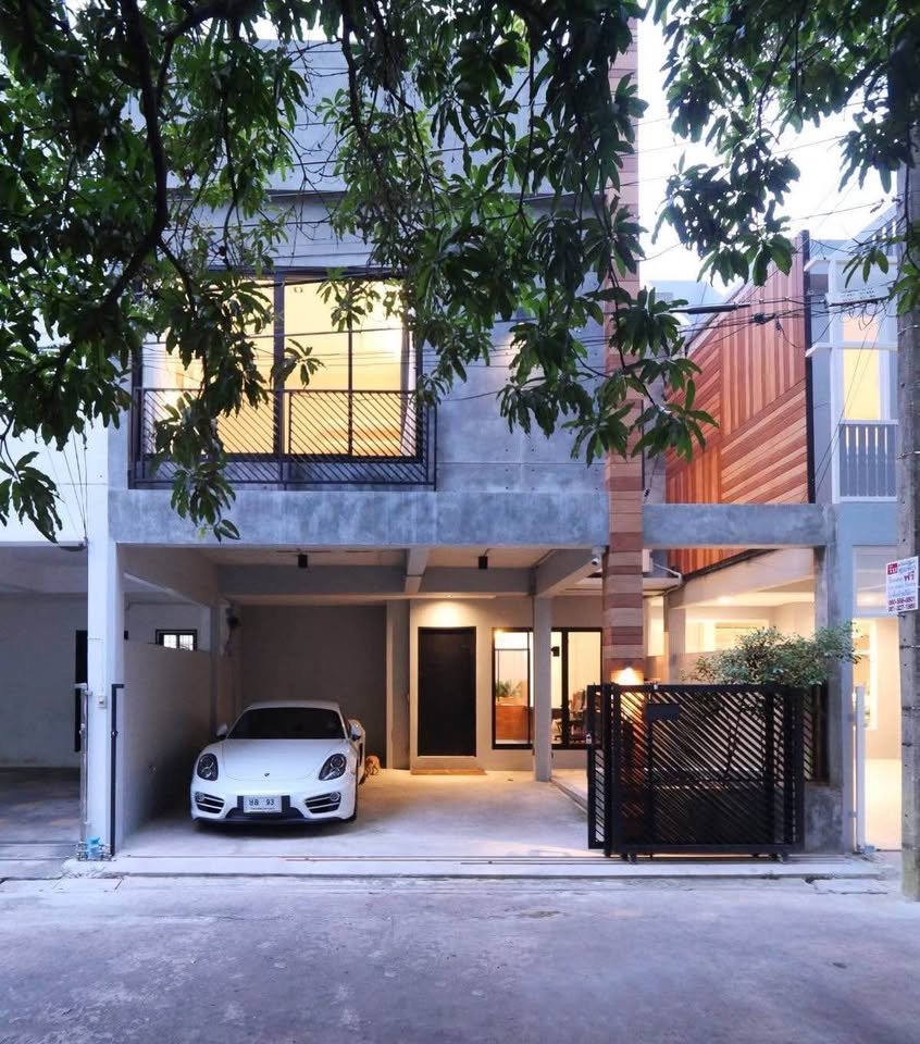 FOR SALE / RENT – MODERN LOFT HOME IN SUKHUMVIT 49