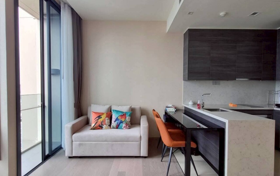 The Esse Asoke Condominium 1 Bedroom For SALE or RENT